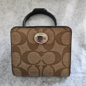 Coach Tan and Brown Signature Wallet EUC